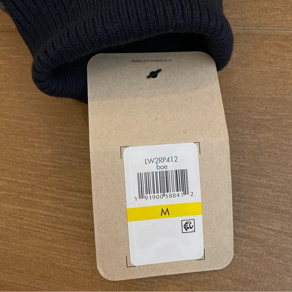 Levi's Women's Cinch Waist Puffer Jacket - Picture 13 of 13